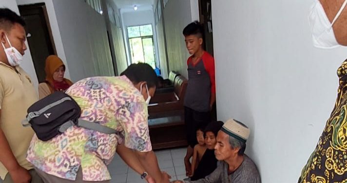 PT. PLB Aceh Singkil, Santuni “Satu Keluarga” Yang Viral di Media Sosial