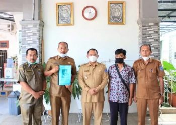 Bupati Labuhanbatu  Berikan Bantuan Perobatan Kepada Nurul Aisyah