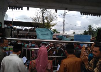Kepling di Labuhanbatu Demo ke DPRD, Tidak Terima Dipecat Tanpa Alasan Yang Jelas