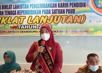 Bunda Paud Labusel Hj. Darni Edimin Buka Diklat Berjenjang Tingkat Lanjutan