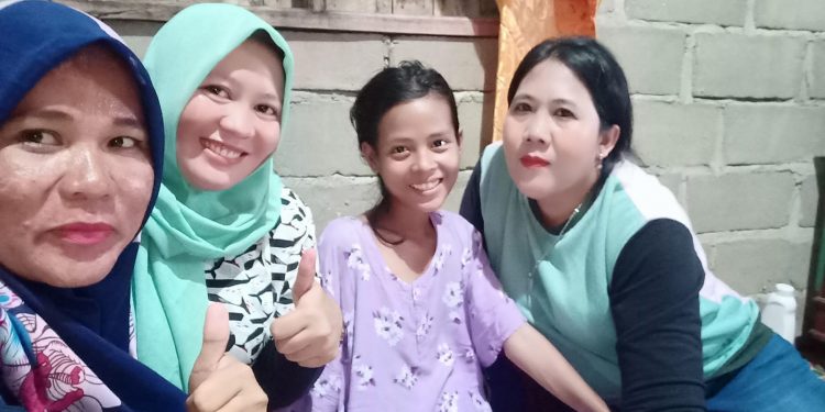 Selesai Pengobatan, Wujud Kepedulian Media Bersama Tim DPC GENCAR dan DPC PKB Banyuasin Mengantar Leni Pulang Kerumahnya