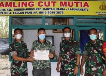 Kodim 0209/LB, Serahkan Piagam Penghargaan bagi Tokoh Masyarakat Lingkungan Cut Mutia