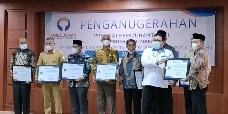 Pemerintah Kota Langsa Menerima Penghargaan Penganugrahan Peridikat ke Patuhan Tinggi
