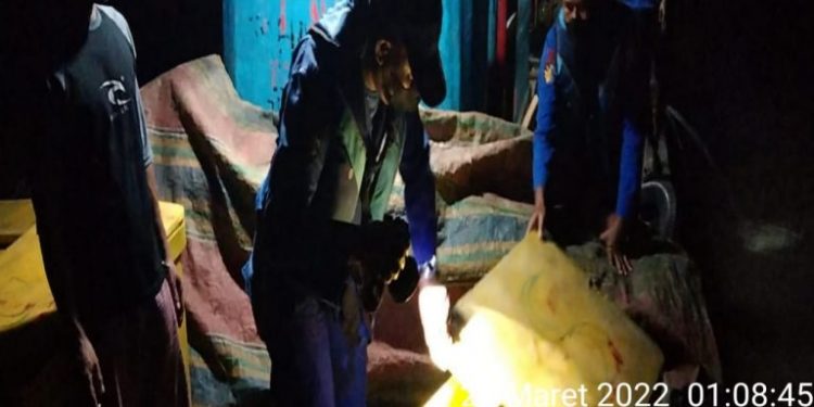 KM.Halindo di Periksa Satpol Airbus TBA Saat Akan Berangkat Kelaut