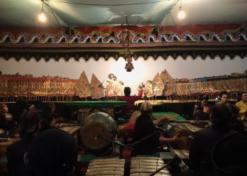 Pagelaran Wayang Semar Mbangun Jatidiri Sambut Bulan Suci Ramadhan