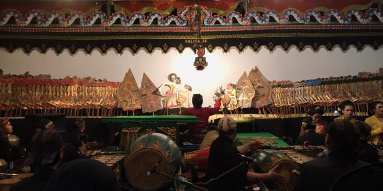 Pagelaran Wayang Semar Mbangun Jatidiri Sambut Bulan Suci Ramadhan