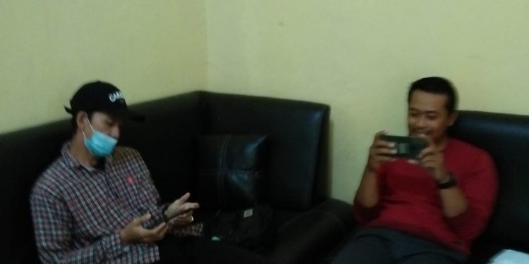 Pendamping PKH Sekaligus Sekdes Desa Bintaran, Menghambat Tugas Wartawan, Akan Berurusan Dengan Penegak Hukum ?