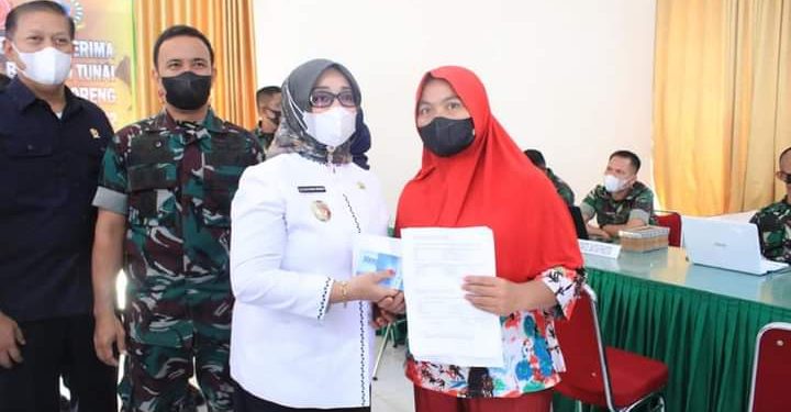 Wakil Bupati Labuhanbatu Hadiri Pembagian Bantuan BTPKLW TNI Tahun 2022