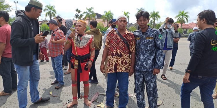 Aliansi Masyarakat Lingkar Tambang Kabupaten Berau, Demo Cabut Izin PT Supra Bara Energi, Sengsarakan Rakyat