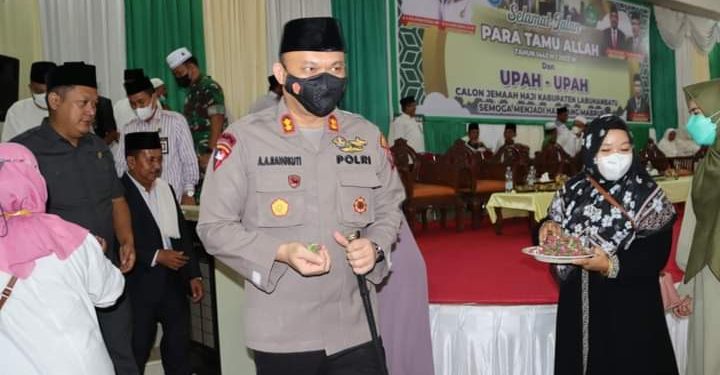 Kapolres Labuhanbatu Hadiri Pelepasan Jemaah Haji Sekaligus Upah-upah di Asrama Haji
