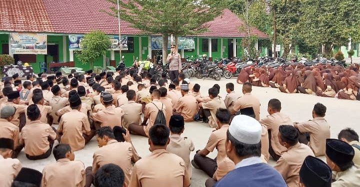 Waka Polsek dan Kagatur Pos Lantas Bilah Hulu Laksanakan Dikmas Lantas go to school