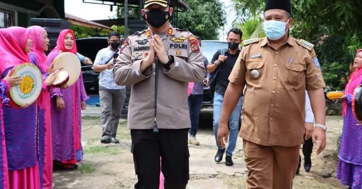 Kapolres Labuhanbatu Laksanakan Kegiatan Bakti Sosial dan Bantuan Sosial Berupa Bedah Rumah