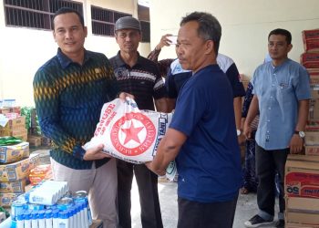 Anggota DPR Aceh Partai Nasdem, Menyalurkan Bantuan Usaha Ekonomi Produktif kepada Masyarakat Kota Langsa