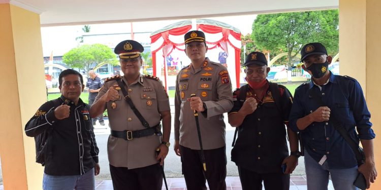Serah Terima Jabatan Kapolres Berau Dari Anggoro Wicaksono, S.H., S.I.K., M.H Kepada Sindu Brahmarya, S.H., S.I.K Berjalan Penuh Haru
