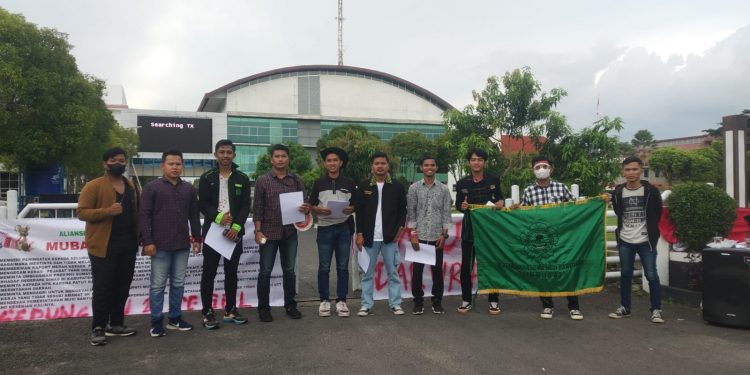 Aliansi Pemuda Dan Mahasiswa Hadiahi Pemkab Muba Rapor Merah