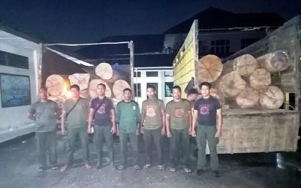 KPH III Wilayah Aceh dan BKPH Amankan 2 Truk Muatan Kayu Tanda Dokumen