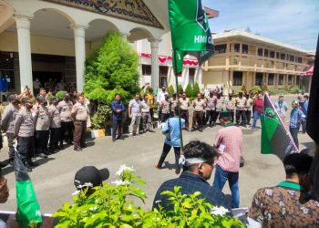 Himpunan Mahasiswa Islam Cabang Langsa Tolak Kenaikan BBM Dan Listrik, Adakan Demo di Gedung DPRK