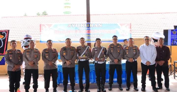 HUT Bhayangkara Lalulintas ke – 67, Ka.Polres Labuhanbatu Lakukan Potong Tumpeng