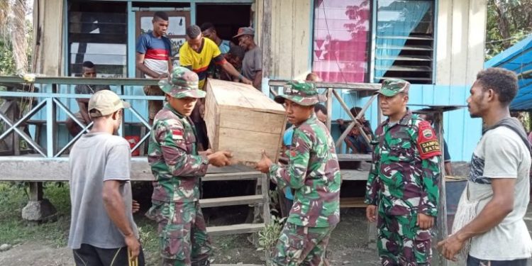 Turut Berbela Sungkawa, Satgas Yonif 126/KC, Antarkan Duka Keperistirahatan Terakhir Warga Binaan