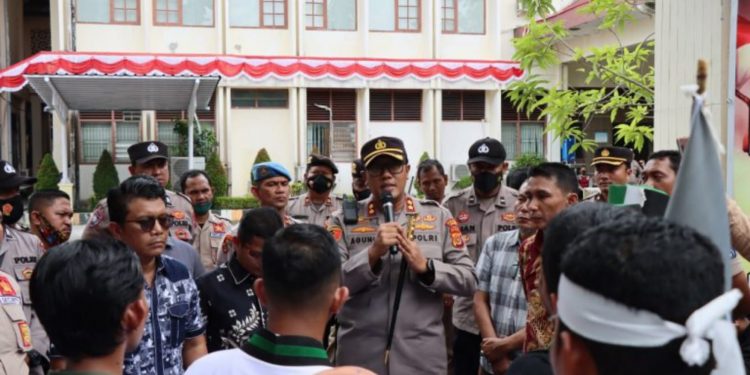 Kapolres Langsa  Langsung Ikut Serta Amankan Aksi Mahasiswa Demo Kenaikan BBM