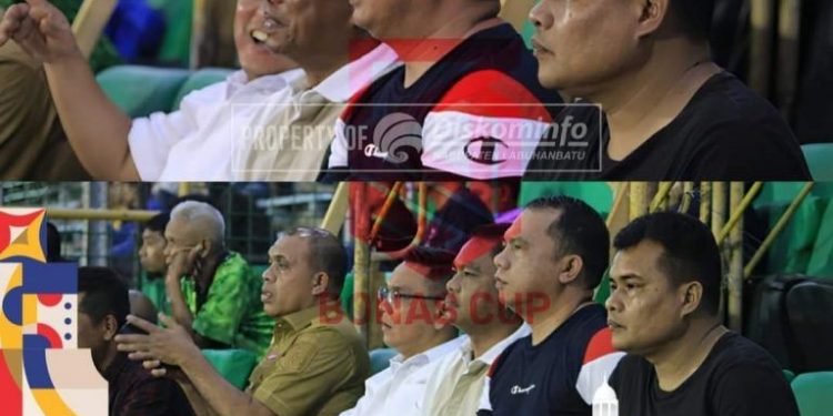 Bupati Labuhanbatu Menyaksikan Bonas Cup Perisai FC VS Tim GMB di  Stadion Teladan Medan