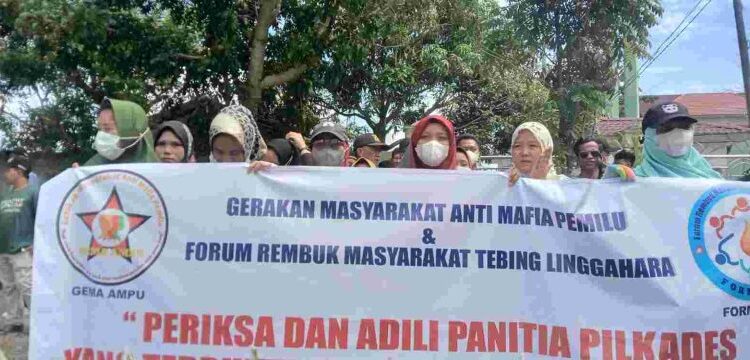 Puluhan Warga Tebing Linggahara Bilah Barat Geruduk Dinas PMD Kabupaten Labuhan Batu