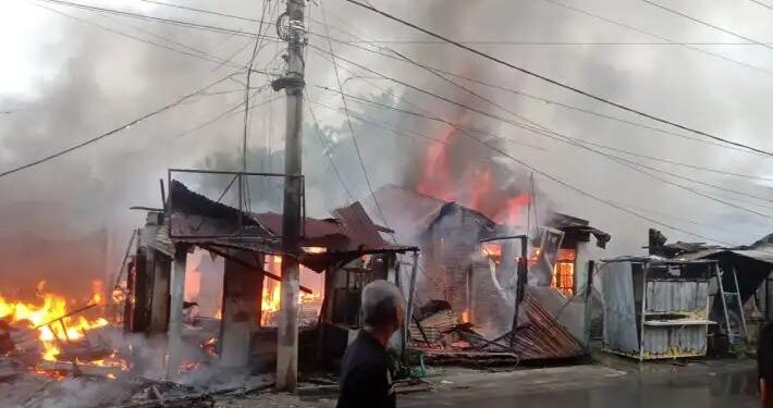 Enam  Unit Rumah Warga Semi Permanen dan Dua Unit Sepeda Motor Ludes Dilalap Sijago Merah