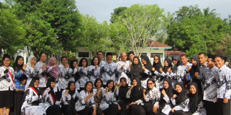 Peringati Hari Guru Nasional (HGN) SMA N  2 ,Rantau Selatan, Sangat Mengharukan