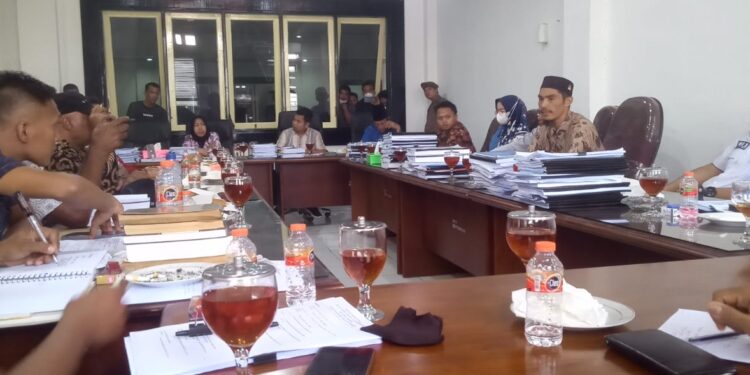 Terungkap Kecurangan Kades Tebing Linggahara Terpilih Solehuddin di RDP, GEMA-AMPUH Minta Pilkades Dibatalkan