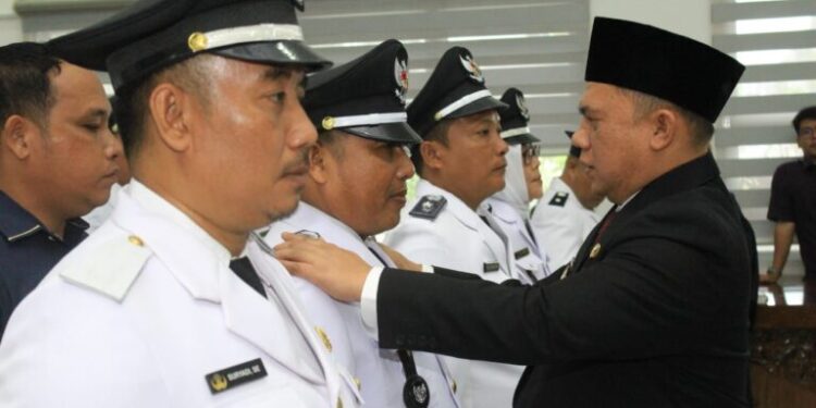 Pelantikan 39 Kades, Bupati Labuhanbatu Berpesan Jaga Proses Demokrasi Dalam Pemerintahan