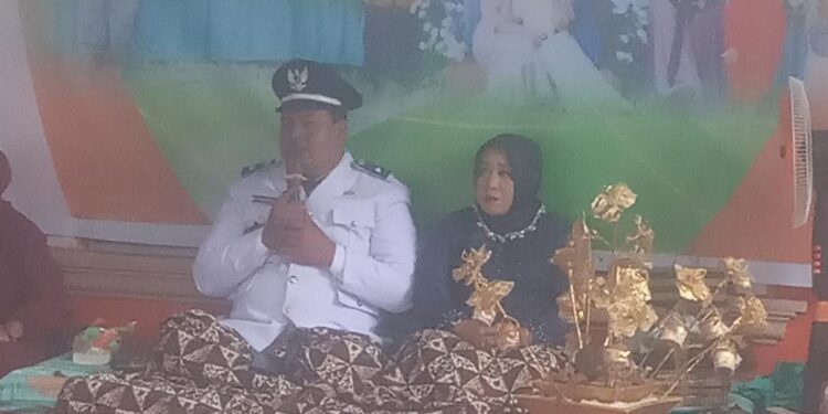 Masyarakat Desa Tanjung Harapan Antusias Sambut Kades (Rustam Efendi Ritonga)  Usai di Lantik di Ruang Data Kantor Bupati Labuhanbatu