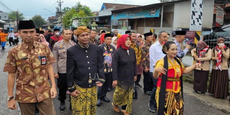 Husein Resmikan Graha Dwijo Panumbang Korwilcam Dindik Sumbang