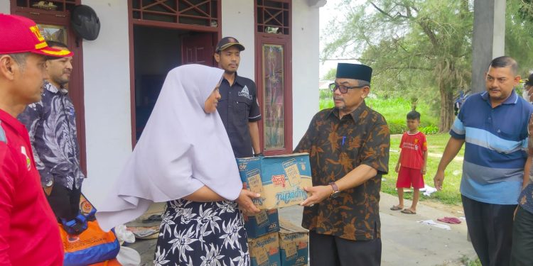 Pj.Walikota Langsa Salurkan Bantuan  Kepada Warga Korban  Kebakaran