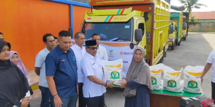 PJ.Wali Kota langsa Serahkan Beras Cadangan Pemerintah Untuk Bantuan Pangan Tahun 2023
