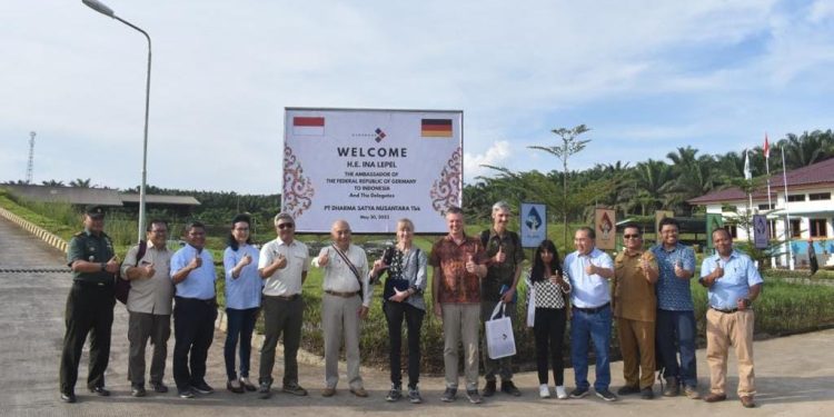 Dubes Jerman Untuk Indonesia Lakukan Kunjungan Kerja Ke Pabrik Kelapa Sawit dan Group, PT.Dharma Satya Nusantara Tbk
