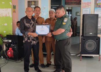 Kegiatan Lepas Sambut Perpisahan Babinsa Sertu Juliansyah Kepada Serma Hendra Kurniawan, Tampak Haru