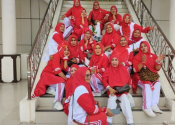 Dalam Rangka Memeriahkan HUT RI Ke-78 2023 Ibu PKK Gampong Jawa Turut Memeriahkan Lomba Senam Bersama