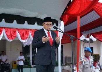 Direktor PTPN I Pimpin Upacara Dalam Rangka HUT RI ke -78,Sekaligus Memberikan Penghargaan Bagi Ratusan Karyawan.