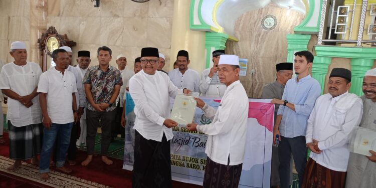 PENYERAHAN SERTIPIKAT TANAH WAKAF MASJID BAITURRAHIM,GAMPONG PAYA BUJOK SEULEMAK, KOTA LANGSA