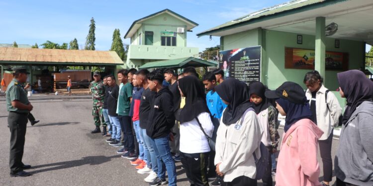 Kodim 0104/Aceh Timur Lepas Tim Forki Kota Langsa Ikuti Kejuaraan Karate Piala Pangdam IM Tahun 2023