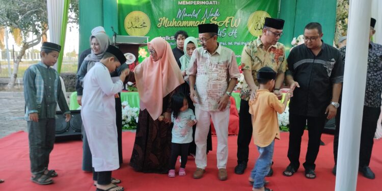 Rumah Sakit Cut Meutia Medika Nusantara Memperingati Maulid Nabi Muhammad, S.A.W 1445 Hijriyah Serta Menyantuni 50 Orang Anak Yatim