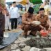 Sekda Kota Langsa Meresmikan Peletakan Batu Pertama Pembangunan Mesjid Baitul Izzah Gampong Baru