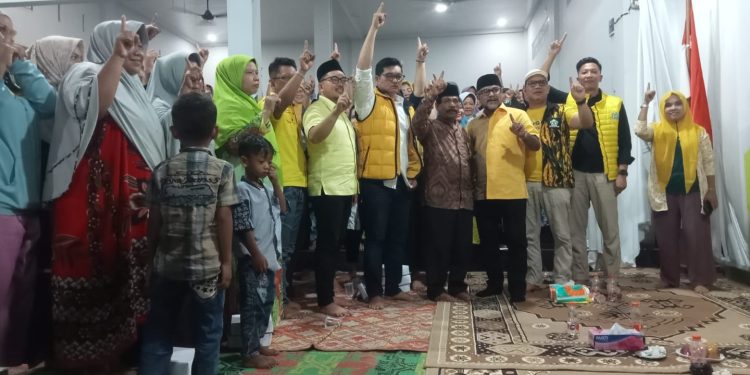 Mukris Jumadi ,SE  Bersosialisasi Bersama Ratusan Pendukung