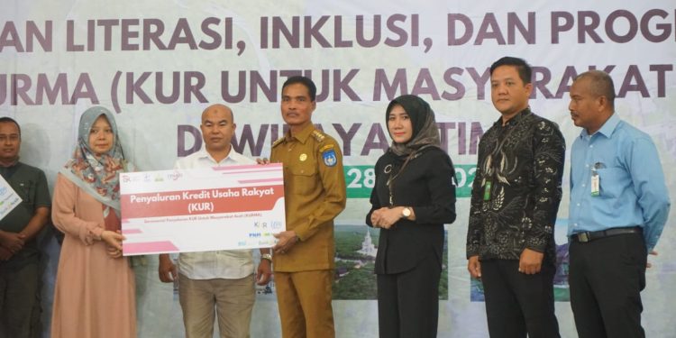 Penyaluran KUR Masyarakat Aceh Dan Sosialisasi Leterasi Keuangan Syariah