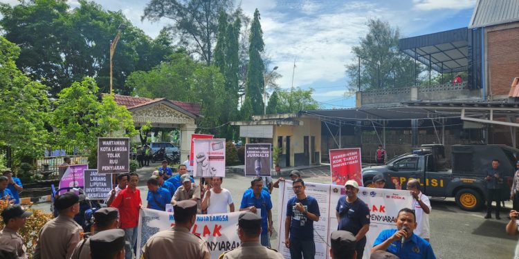 Persatuan Wartawan Langsa ( PERWAL) Tolak Revisi UU Penyiaran  dianggap akan mengancam kebebasan pers