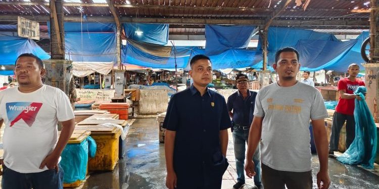 Jefry Sentana:Ketua DPRK Langsa Dan Juga Calon Walikota Langsa Turun Sidak Pasar Ikan Dan Sayur