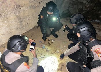 Patroli Samapta Polres Langsa mengambil tindakan tegas setelah menerima laporan dari warga mengenai aktivitas mencurigakan di bawah jembatan Sidorejo